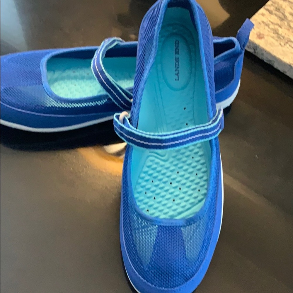 Lands End water shoe women 11